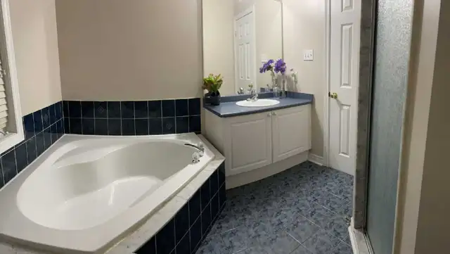 Durham rooms for rent Oshawa, Whitby, Ajax, Pickering  Scarborou in Room Rentals & Roommates in Oshawa / Durham Region - Image 10