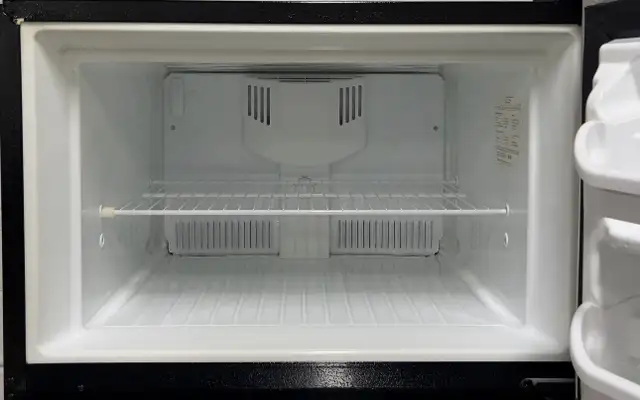 - SALE! Refrigerator “FRIGIDAIRE” H66/W30/D30 in Refrigerators in Barrie - Image 4