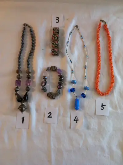 GROUP OF 5 BEAUTIFUL COSTUME JEWELRY FRMO 1950'S ON 1. STONE NECKLACE ( $45 ) 2. STONE BRACELET ( $3...