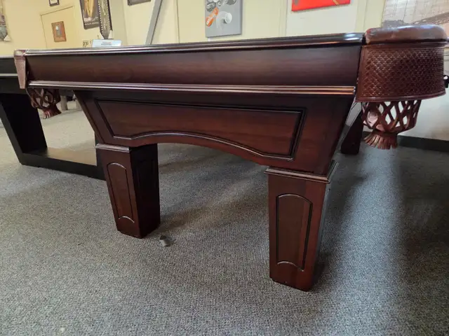 Table de billard usagée Majestic Ascot 8' Foot used Pool Table in Toys & Games in Ottawa - Image 4