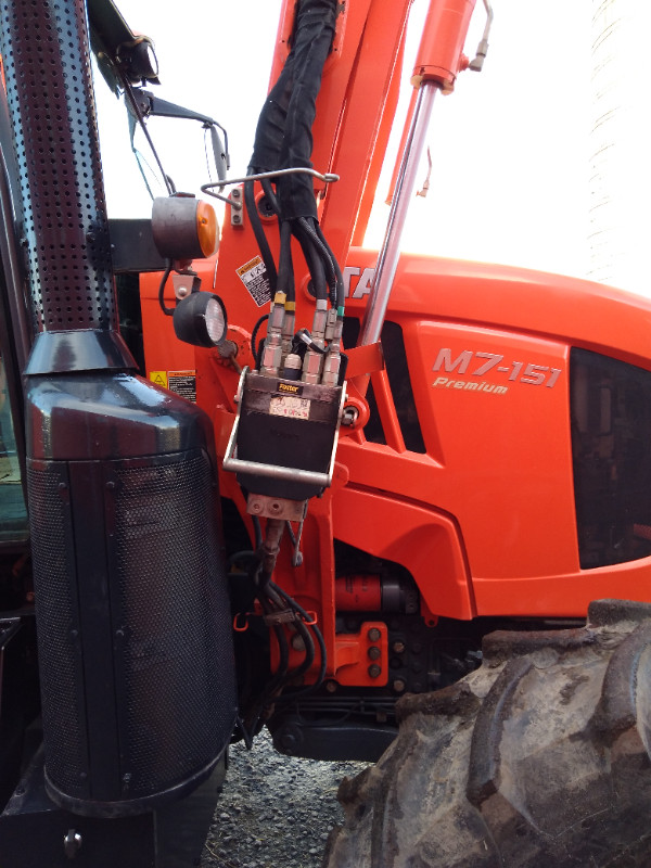 Kubota M7-151 Premium loader tractor in Farming Equipment in Ottawa - Image 4