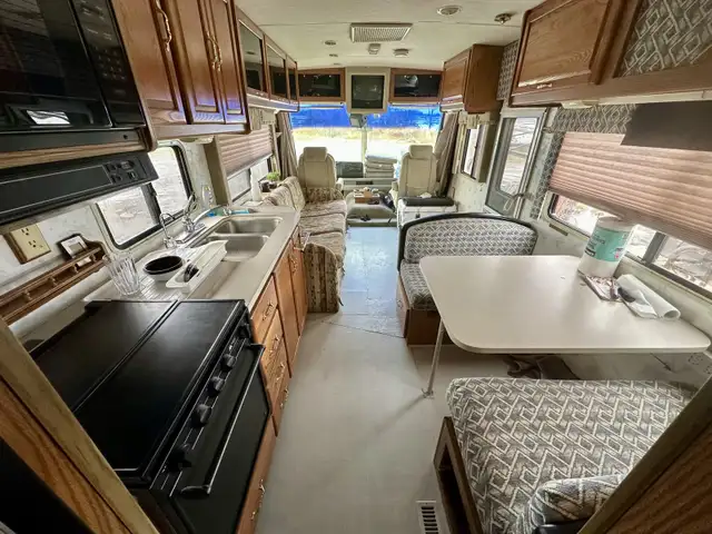 Motorisé classe A Winnebago Itasca Suncruiser 32RQ 1996 – Ford in RVs & Motorhomes in West Island - Image 11