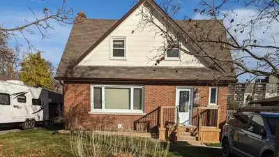 Super Cute 3 Bdrm MAIN FLOOR In Desirable PTBO Location! SEPT!