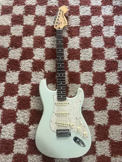 Fender Roadhouse Stratocaster Sonic Blue, View more