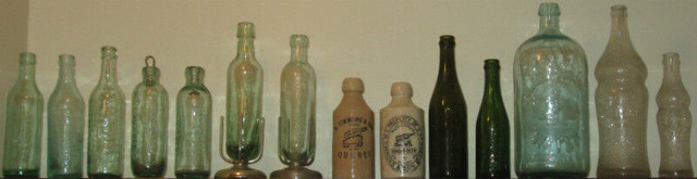 Vielles bouteilles dans Art et objets de collection  à Saint-Jean-sur-Richelieu - Image 4