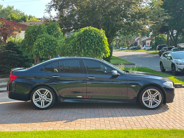 2013 BMW 550i xDrive AWD M trim 190k V8 4.4L twin turbo 408HP — photo 4