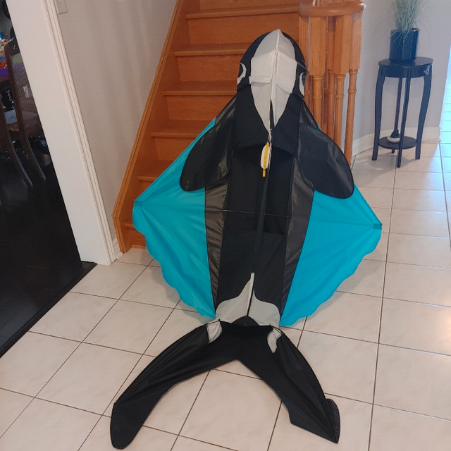 3D ORCA WHALE KITE WITH TOY PLANE in Toys & Games in Mississauga / Peel Region - Image 3