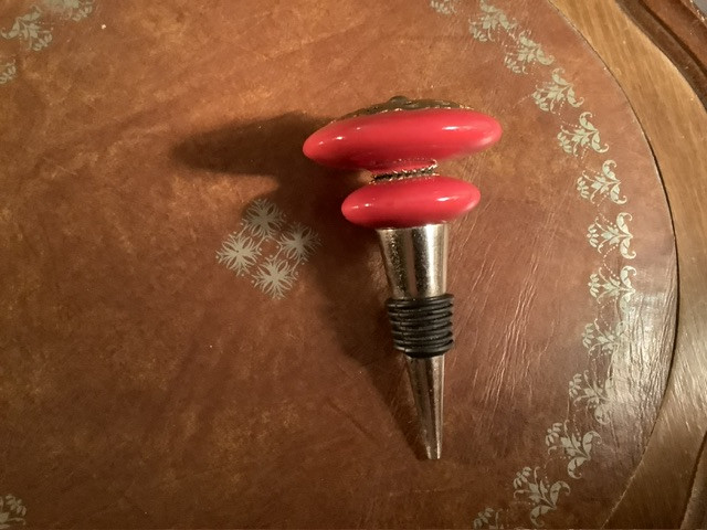 Vintage Ornate Ceramic &amp; Stainless Steel Wine  Stopper in Home Décor & Accents in Belleville - Image 2