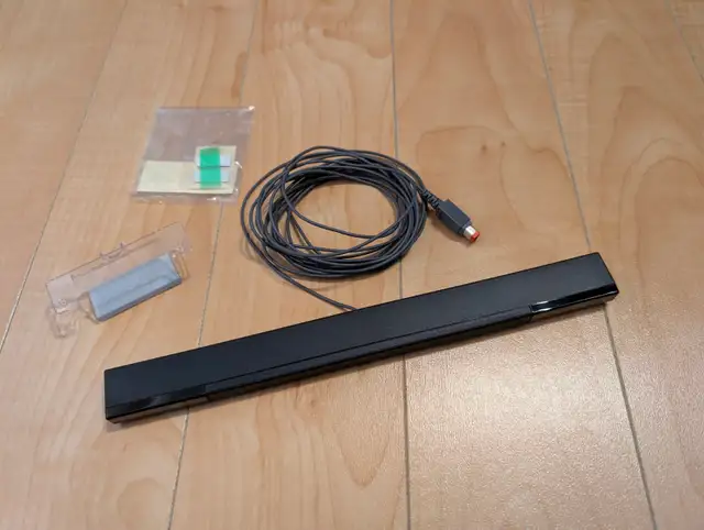 Official Nintendo Wii and Wii U Sensor Bar in Nintendo Wii U in Laval / North Shore - Image 2