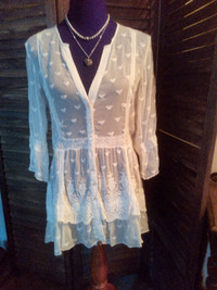 #39 Sundance White Lacey Embroidered Silk Blouse Medium