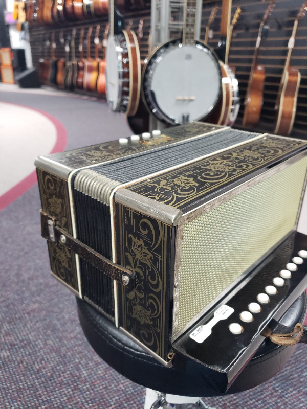 Hohner Vienna 1140 ST-CYR & Frere Inc. button accordion in Amps & Pedals in Cole Harbour - Image 4