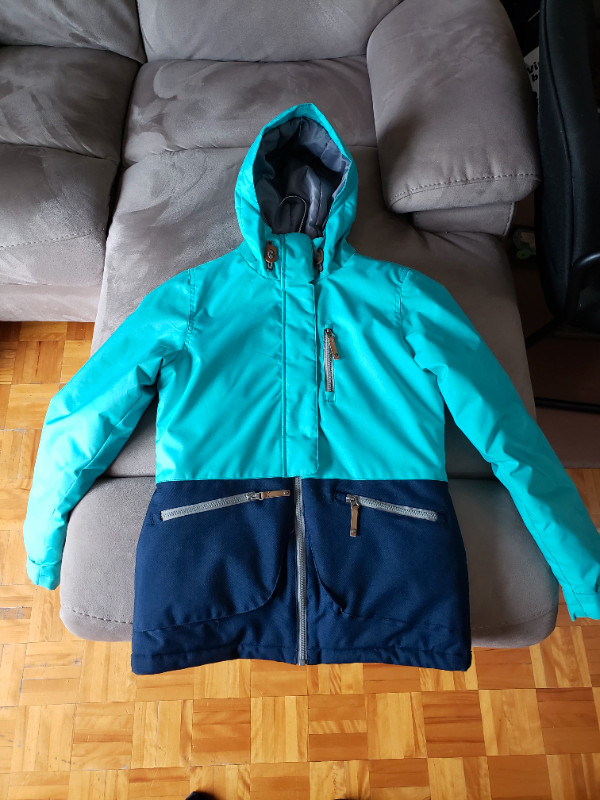 Manteau pour fille Belive grandeur 14 ans à vendre in Kids & Youth in Bathurst