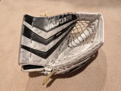 Vaughn SLR2 Junior Regular Hockey Goalie Glove and Blocker, View more