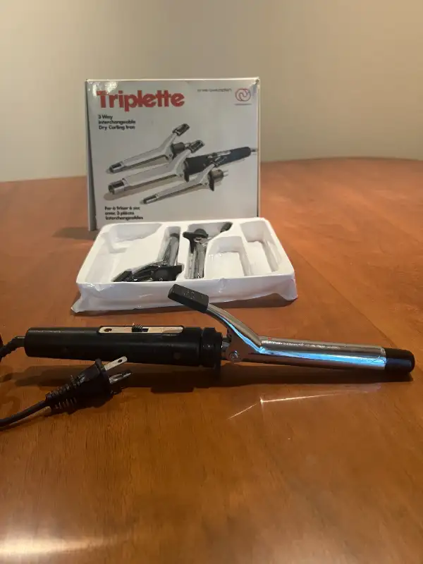 Curling Iron with 3 different sized curling iron barrels in Other in Kitchener / Waterloo - Image 2