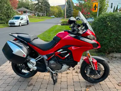 Une vraie aubaine! Multistrada 1200 dvt 2015 en parfaite condition. Super confortable et sportive en...