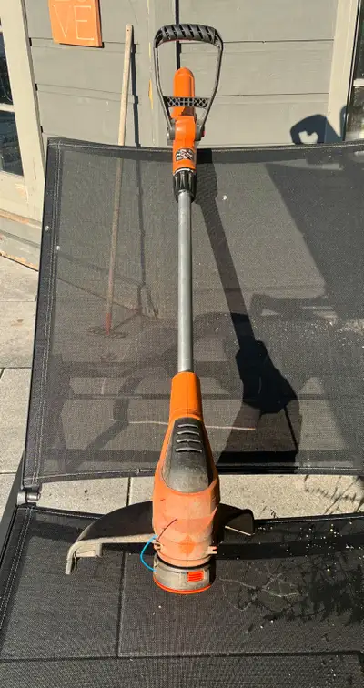 Black & Decker cordless weed trimmer - 2 x batteries: REDUCED!!!, View more