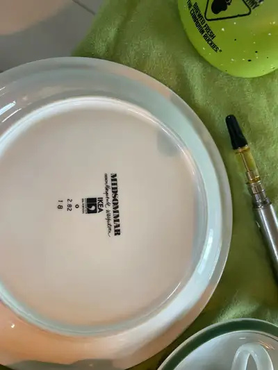 Coffee pot, 4 dinner plates, 4 side plates, 4 dessert plates, 4 mugs, 4 coffee cups and saucers, 4 e...