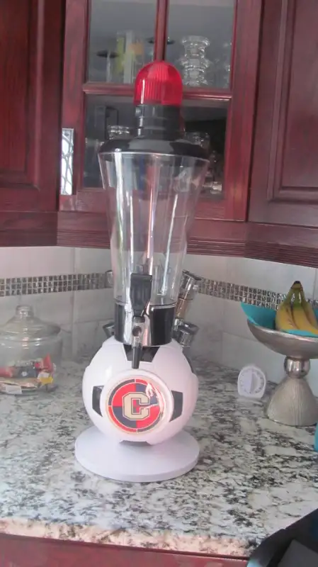 POMPE A BIERE BEER  SOCCER FUTBOL FIFA MLS EURO ENGLAND SPAIN in Arts & Collectibles in Laurentides - Image 2