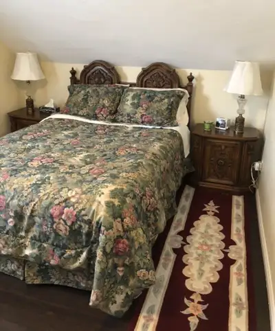 5 Piece Solid Wood Queen Bedroom Set, View more