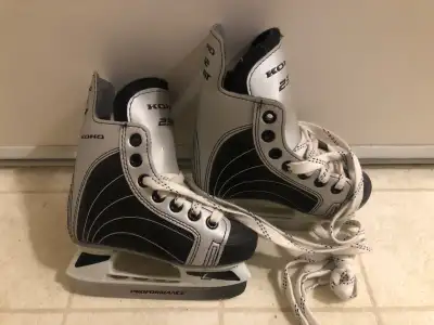 Kids hockey skates - 9j, View more