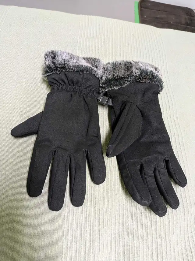 Head women's ski gloves Small black faux fur lined in Women's - Other in Oshawa / Durham Region - Image 2