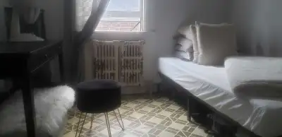 Private Room near St Clair West Station
