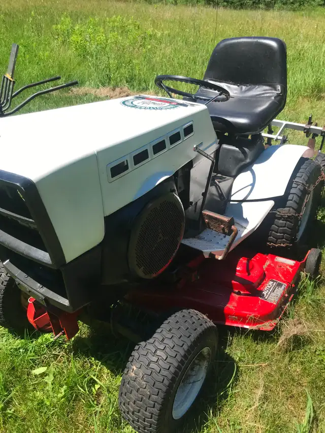 ROPER 18T-832T GARDEN TRACTOR in Lawnmowers & Leaf Blowers in Trenton - Image 4