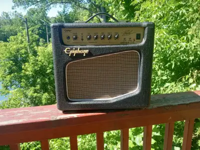 SLASH Epiphone Snakepit 15G Guitar Amp, View more