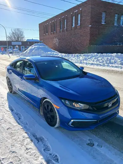 Honda Civic LX 2020 avec 87,000 km. Automatique, climatiseur, bancs chauffant, assistance à la condu...