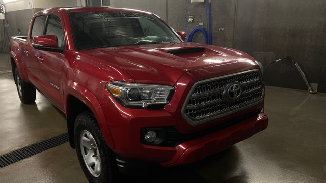 2017 Toyota Tacoma TRD Sport V 6 Quad Cab 4X4 in Cars & Trucks in Saskatoon