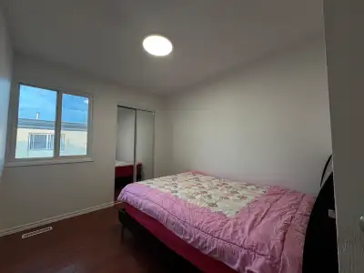 **Quiet Room for Rent – $650/month (Female Preferred)**
