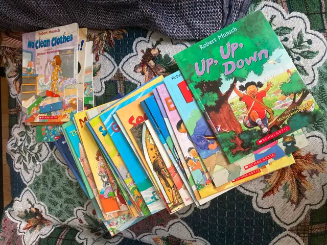 24 Robert Munsch books in Children & Young Adult in Ottawa - Image 2
