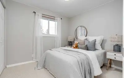 Cent Cobourg Lrg, priv, furn rm w laundry, util &parking