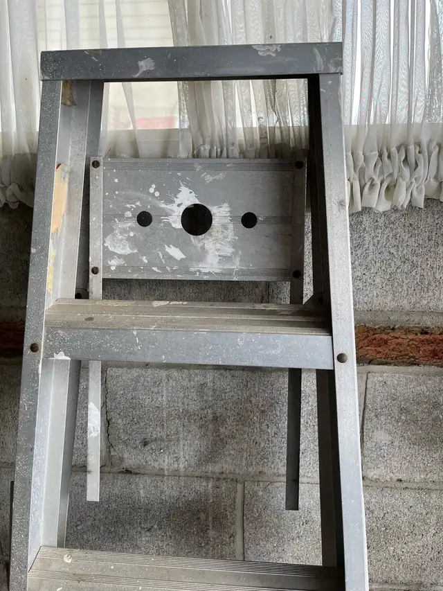 5’ and 6’ Aluminum Ladders in Ladders & Scaffolding in City of Toronto - Image 5