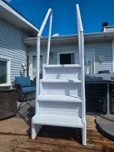 This is a Blue Torrent AC 30163 Antigua Pool Step for Swimming Pools, sized at 32 inches and previou...