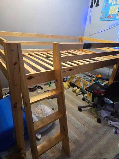 Solid frame, all hardware included. Super easy to put together.