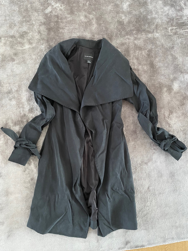 Black Club Monaco Trench Coat - size xs in Women's - Tops & Outerwear in City of Toronto