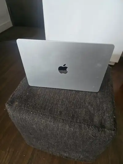 M4 Macbook Air, View more