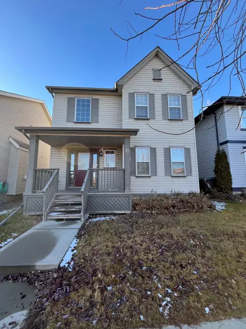 Immaculate 3 bedroom plus den home in Prestwick. Well maintained and renovated in 2024. New flooring...