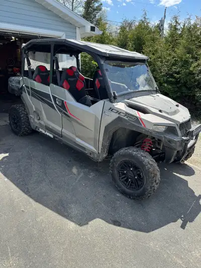 Polaris general 1000 xp 4 places Toute les huiles viennent d’être changer! Strap neuve Vendu tel que...