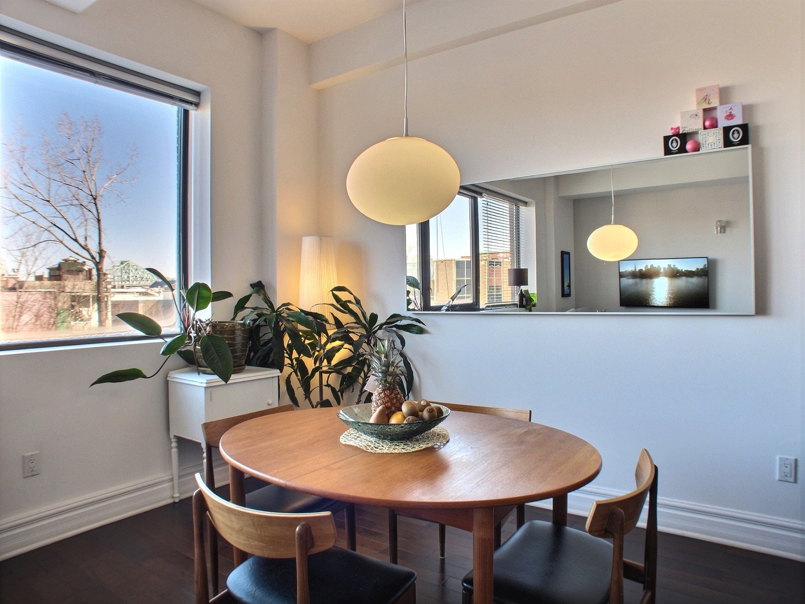 1010 Rue Sainte-Catherine E — photo 3