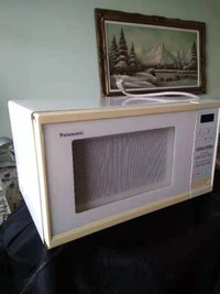 Panasonic Microwave Used but works great!