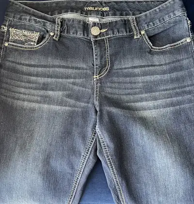Size 13-14 Regular. These low rise jeans have a light stone wash and stretch fit. NOTE: ALL SALES AR...