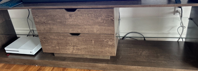 TV stand in Bookcases & Shelving Units in Mississauga / Peel Region - Image 2