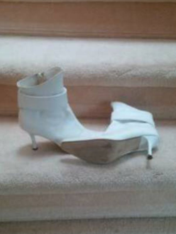 White ankle Boots, very comfortable for $25 in Women's - Shoes in Vancouver - Image 2