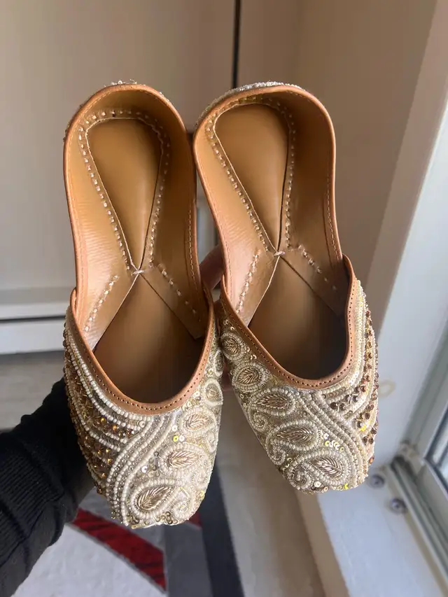 Women shoes in Women's - Shoes in City of Montréal - Image 2