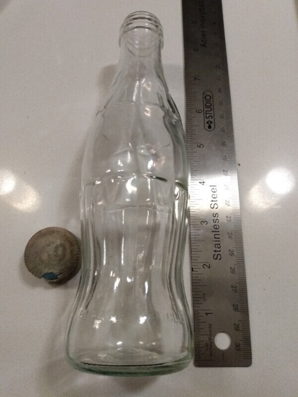 Ancienne petite bouteille de boisson gazeuse dans Art et objets de collection  à Laval/Rive Nord