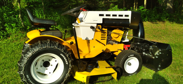 sears suburban garden tractor  16hp  with snowblower in Lawnmowers & Leaf Blowers in Belleville - Image 2
