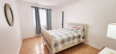 Belle et Grande Chambre Privée Meublée à Louer tout inclus en Colocation avec Chauffage, internet ha...