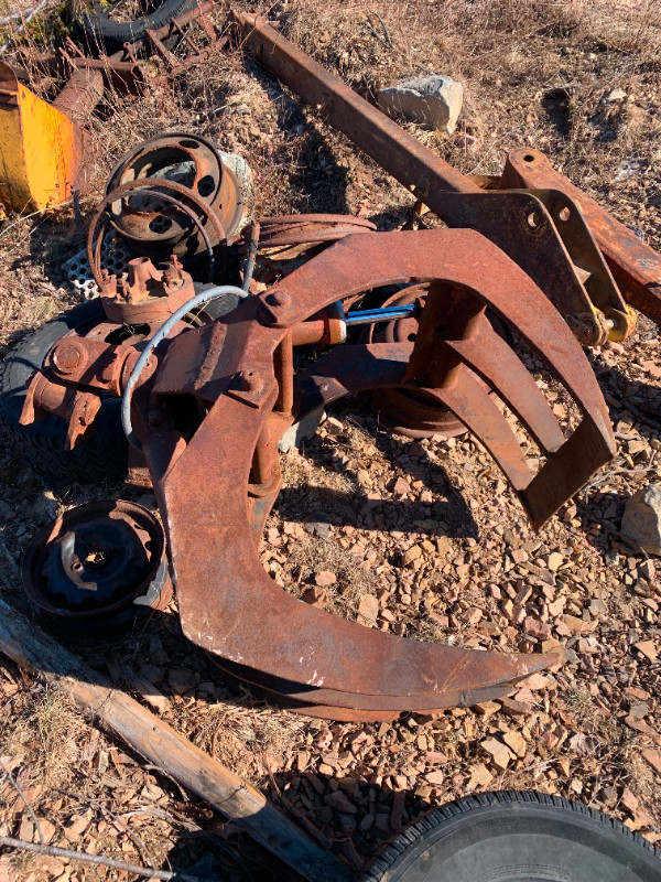 log loader4 sale -ALSO a M5950 Kubota in Heavy Equipment Parts & Accessories in Saint John - Image 3